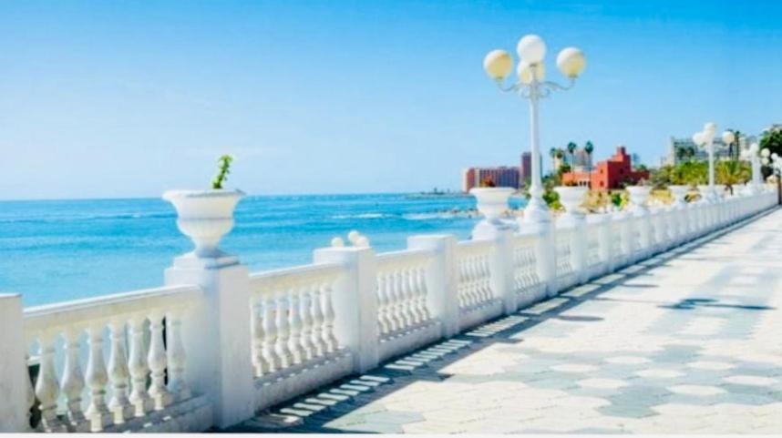 Ferienwohnung Precioso Apartamento Frente Al Mar Benalbeach Benalmádena Exterior foto